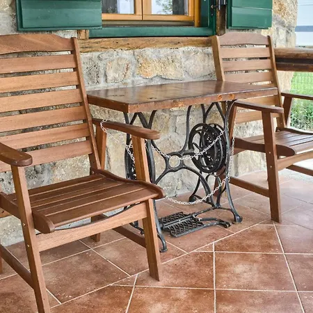 Stone House Vlasta Σαλέ *